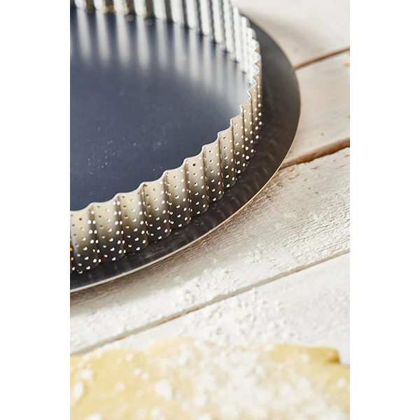 Cercle à tarte perforé cannelé acier inoxydable 20 cm De Buyer - Image 3