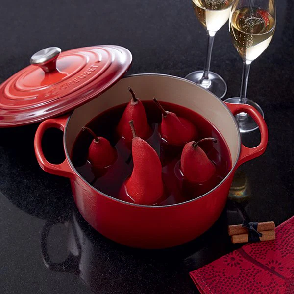Cocotte fonte rond 24 cm cerise Le Creuset - Image 3