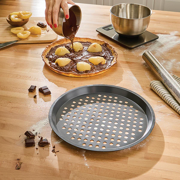 Lot 2 moules à pizza perforé en acier antiadhérent 29,5 cm Mathon - Image 4