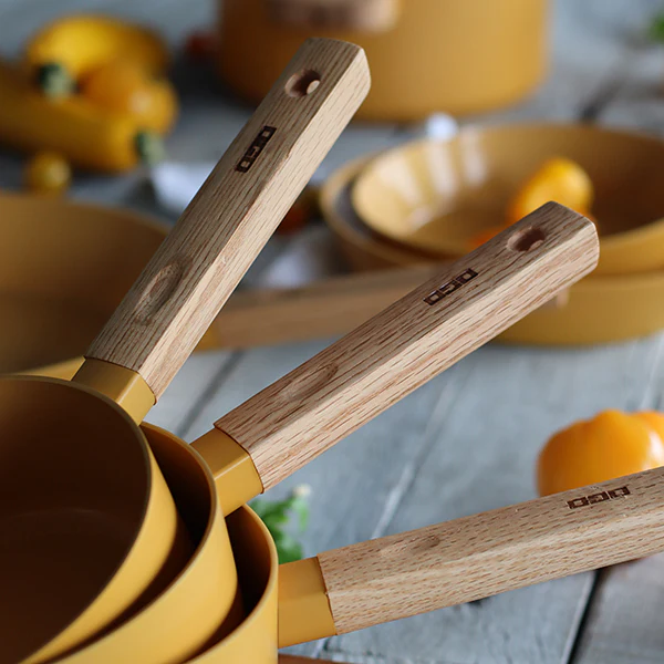 Casserole Ector induction aluminium revêtu manche en bois 18 cm jaune Ogo - Image 4