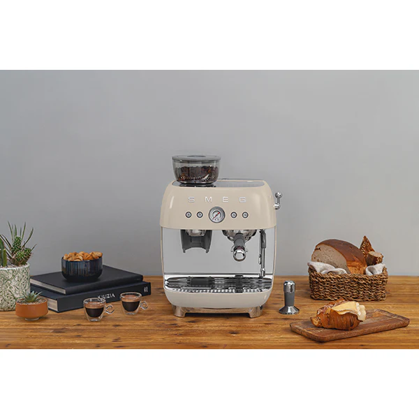 Machine expresso avec broyeur 2,4L 1650W EGF03CREU Smeg - Image 4